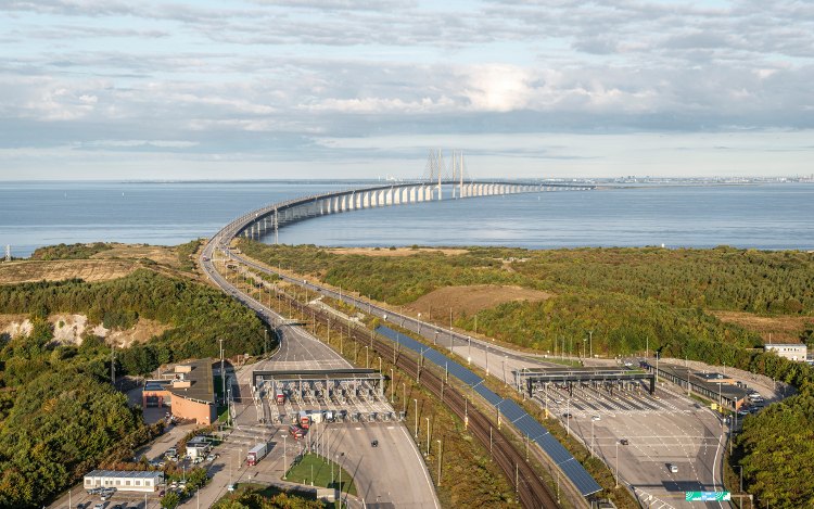Öresundverbindung: Blick auf Brücke & Verkehrswege